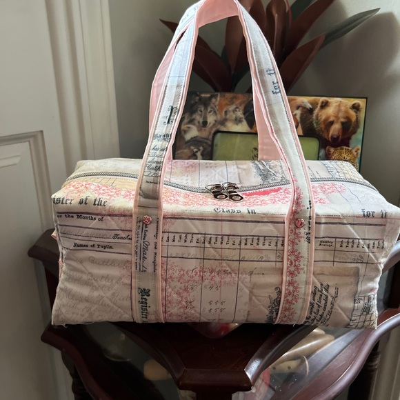 Handmade Quilted Toiletry/Makeup Bag - Two Zipper Pulls, Lined, Designer Fabric - Picture 2 of 8